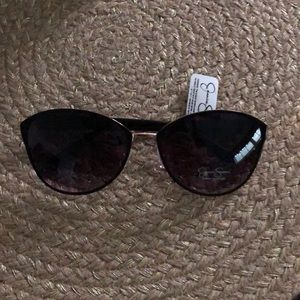 Jessica Simpson sunglasses